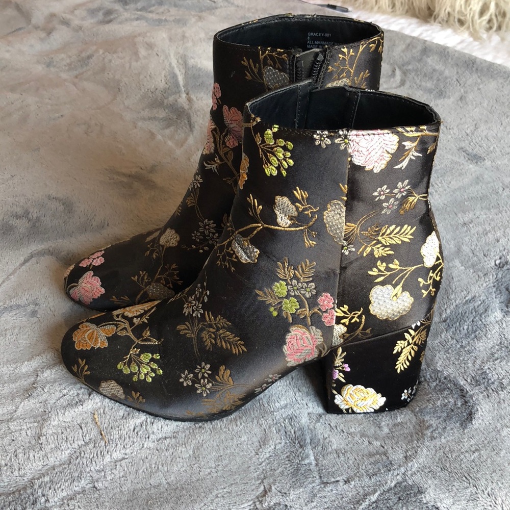 Flower booties